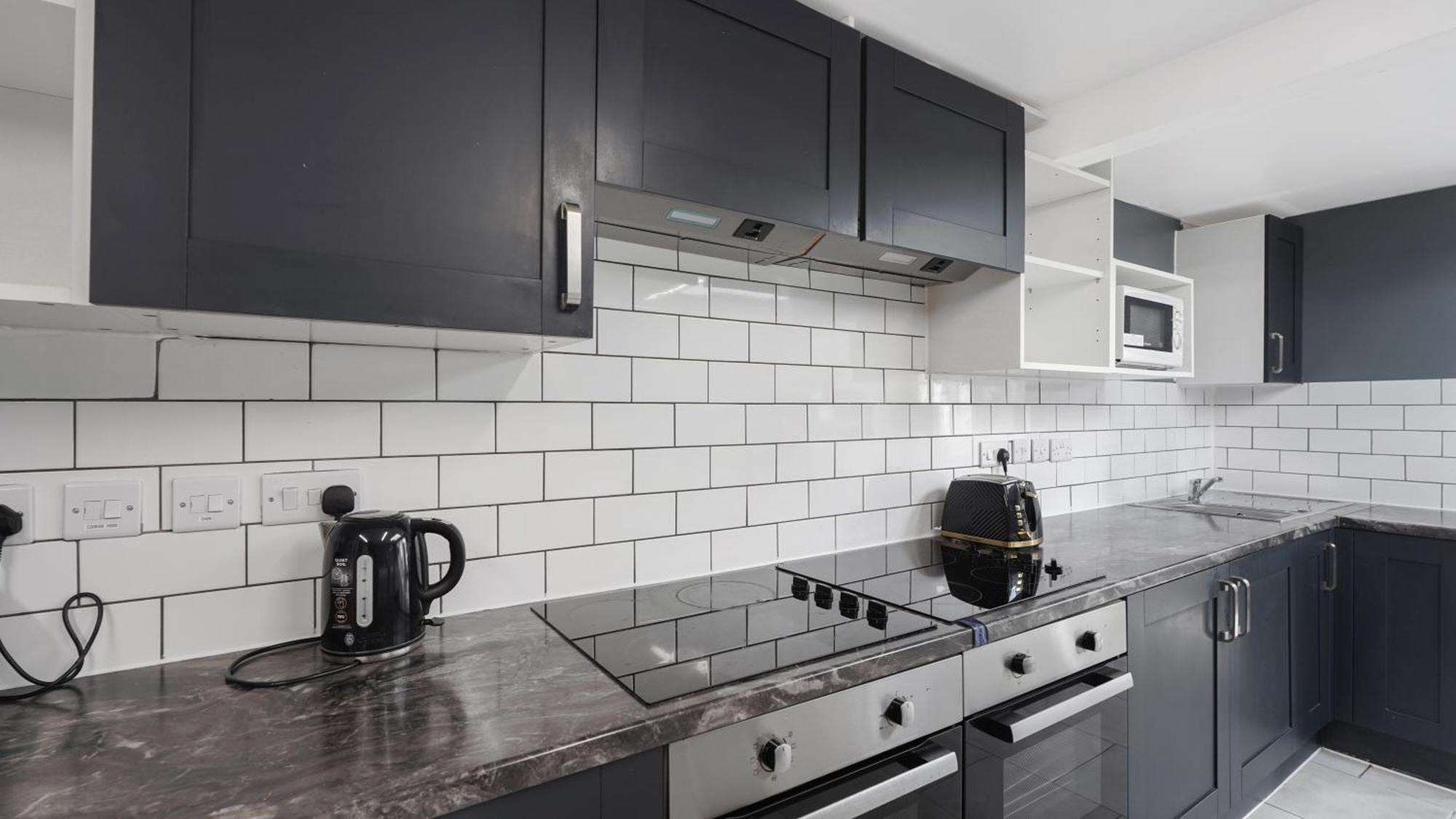 Place To Stay In Longbridge Barking  Eksteriør bilde