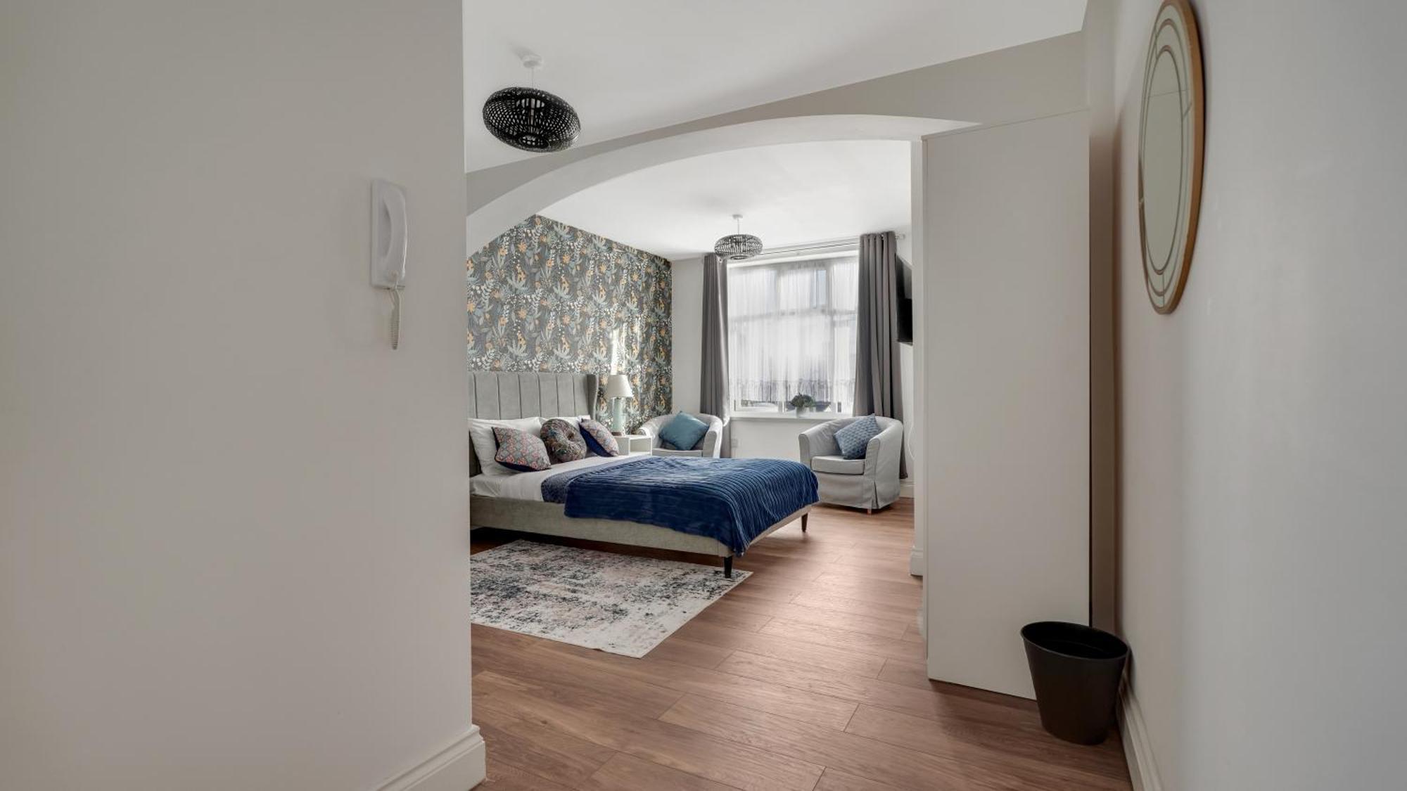 Place To Stay In Longbridge Barking  Eksteriør bilde