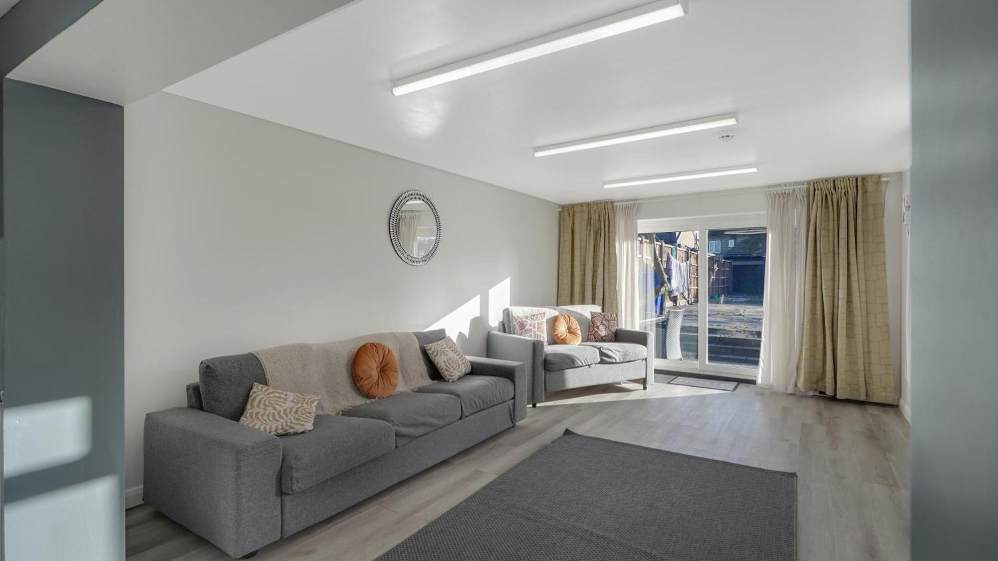 Place To Stay In Longbridge Barking  Eksteriør bilde
