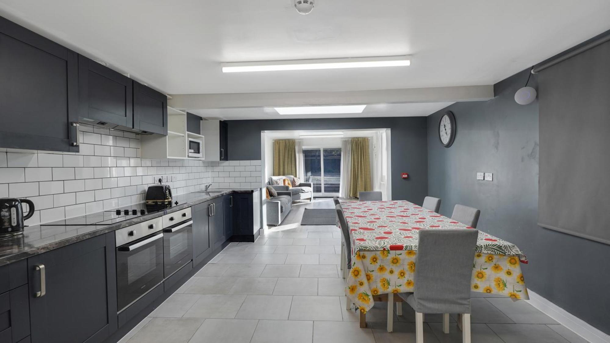 Place To Stay In Longbridge Barking  Eksteriør bilde