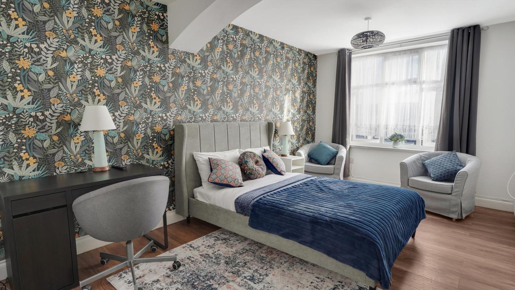 Place To Stay In Longbridge Barking  Eksteriør bilde